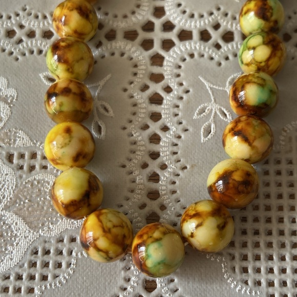 Costume beaded necklaces - Picture 3 of 5